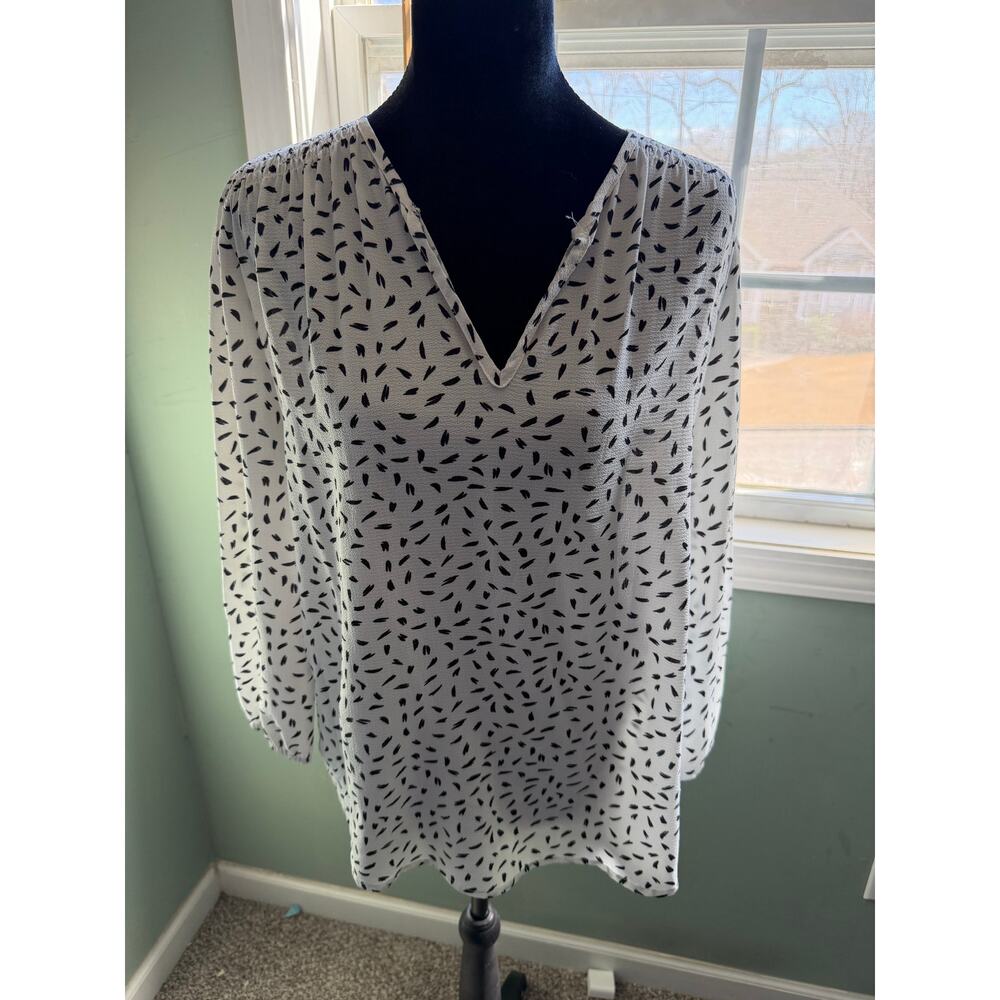Fab’rik Long Sleeve V-Neck Blouse White Black Feather Print Size L Sheer Flowy